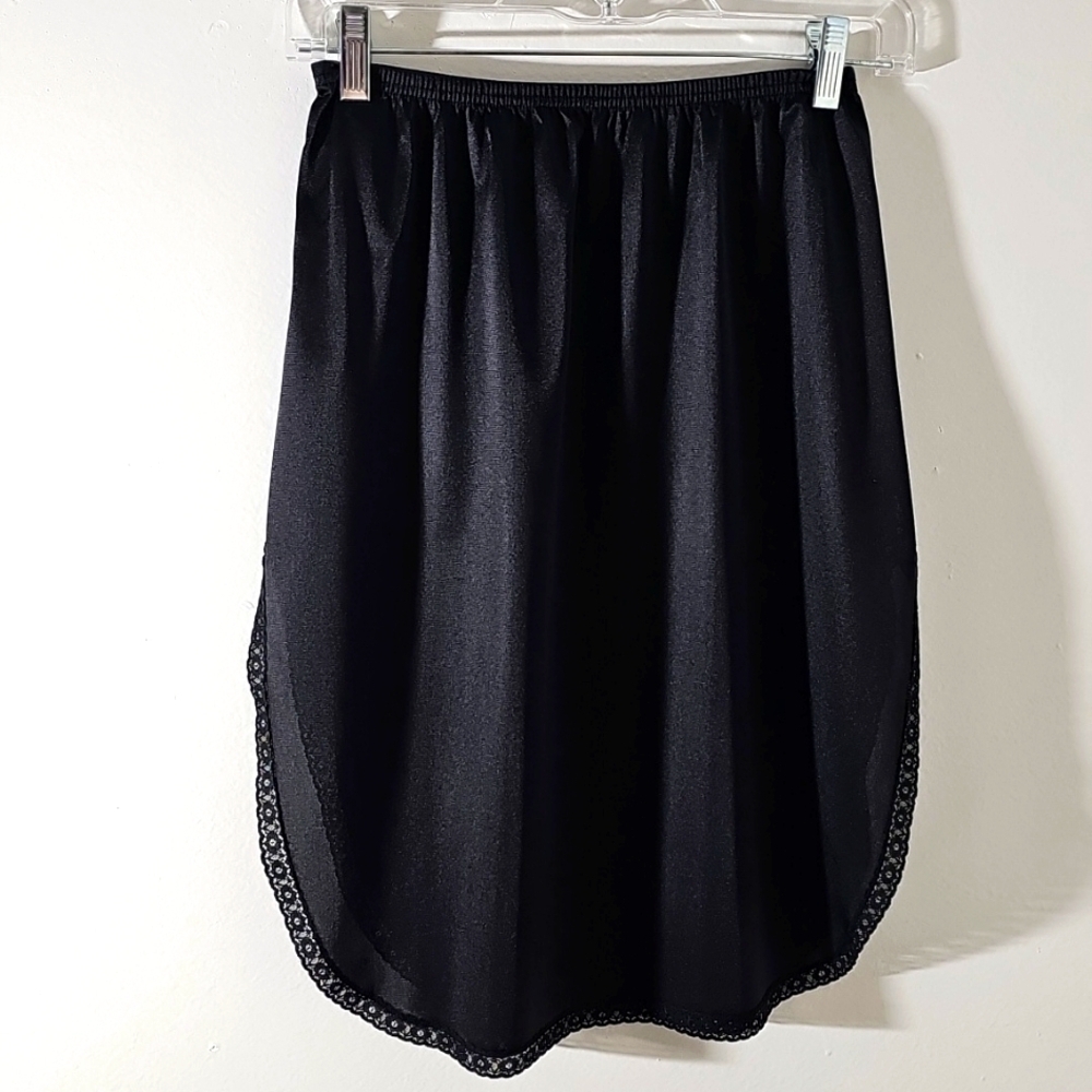 Vanity Fair Vintage Black Half Slip. Trimed in Lace.‎